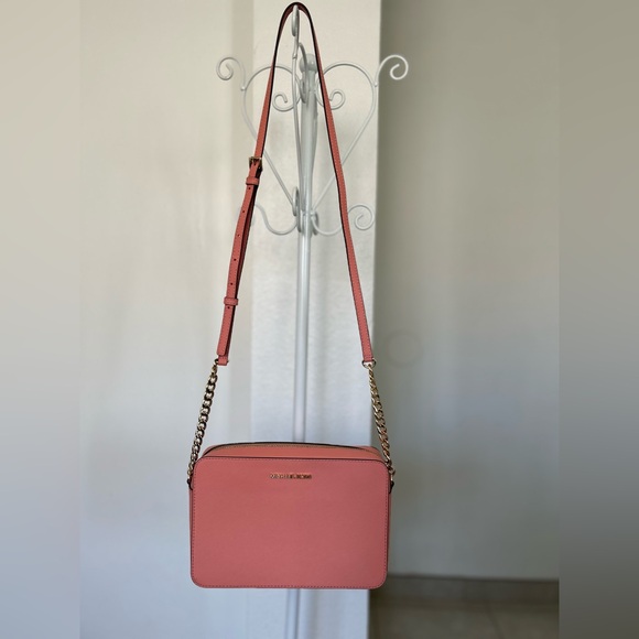 Michael Kors Handbags - Michael Kors Jet Set Crossbody Leather Bag